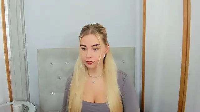 Snapshot of KristyHoney chatting on March 17, 2025, 6:18 am KristyHoney online show from March 17, 2025, 6:18 am