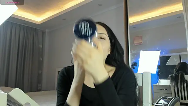 kirigaya asuna online show from December 3, 2024, 1:58 am