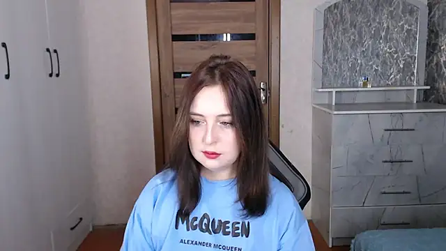 Kristy-Max online show from November 16, 2025, 10:46 pm