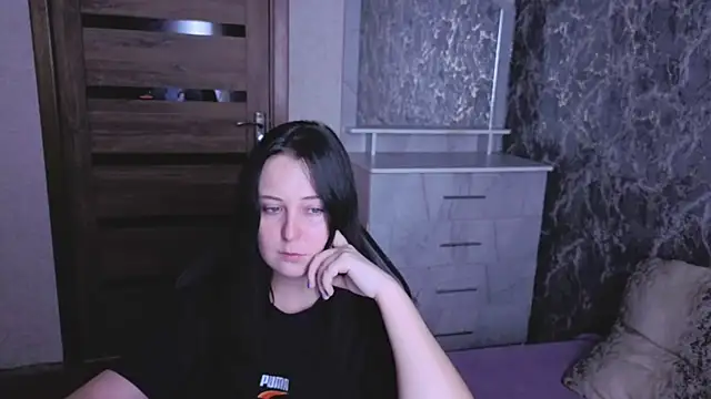 Kristy-Max online show from July 30, 2026, 9:03 pm