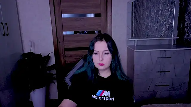 Kristy-Max online show from July 5, 2026, 9:32 pm