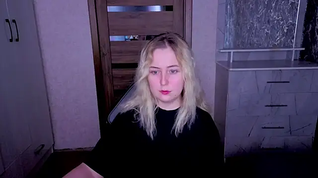 Kristy-Max online show from June 21, 2026, 9:09 pm