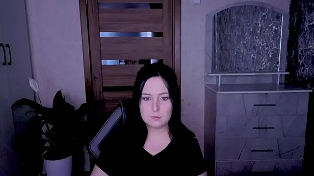 Kristy-Max online show from July 8, 2026, 10:32 pm