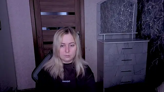 Kristy-Max online show from May 25, 2026, 1:38 am