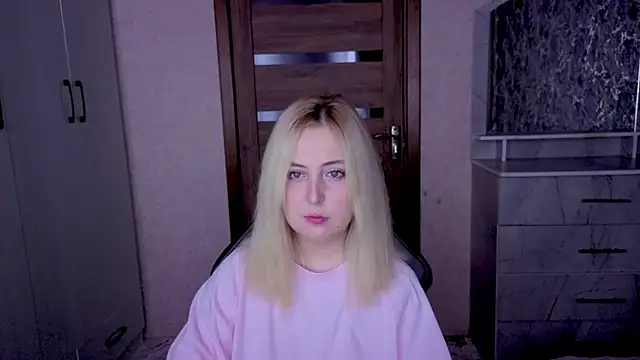 Kristy-Max online show from April 8, 2026, 9:49 pm