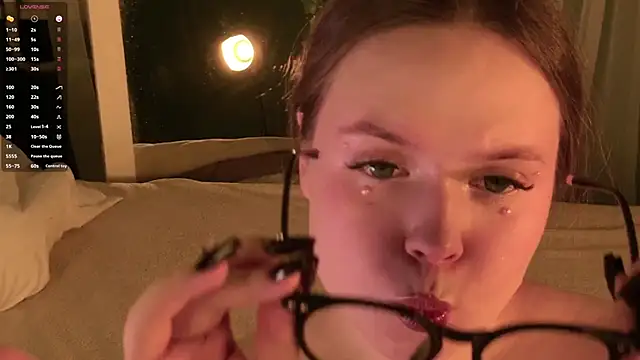 SunnyRisha online show from December 3, 2025, 5:19 am