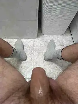 user 662 online show from March 19, 2025, 5:39 pm