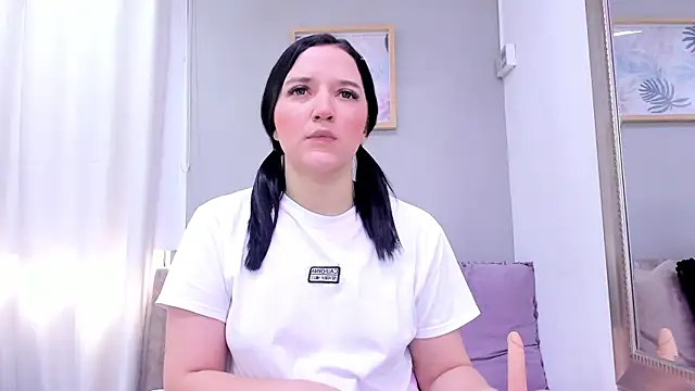 Snapshot of _EmilyJireh_ chatting on April 27, 2026, 7:34 pm EmilyJireh online show from April 27, 2026, 7:34 pm