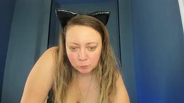Snapshot of JesiaFoxi chatting on February 25, 2025, 6:44 pm JesiaFoxi online show from February 25, 2025, 6:44 pm