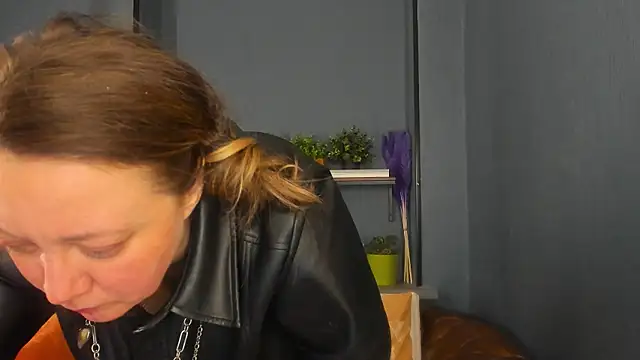 Snapshot of JesiaFoxi chatting on February 26, 2025, 11:00 am JesiaFoxi online show from February 26, 2025, 11:00 am
