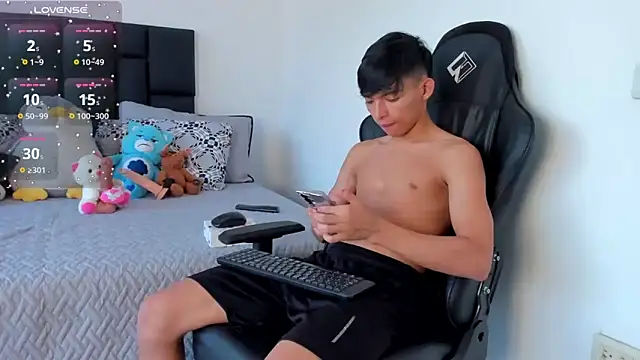 Snapshot of Tonny_twink_ chatting on December 19, 2025, 4:09 pm Tonny twink online show from December 19, 2025, 4:09 pm