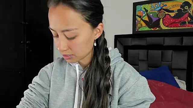 tatiana valencia online show from March 4, 2025, 3:37 pm