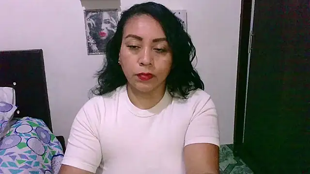 zaray bella online show from October 17, 2025, 9:38 pm