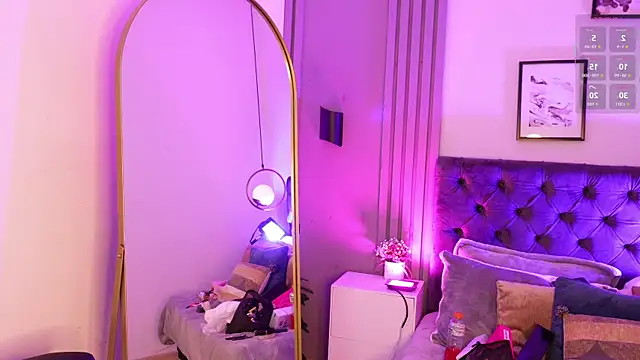 Giovanna oliveira online show from November 23, 2025, 6:23 am