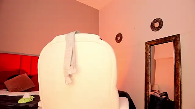 Giovanna oliveira online show from February 4, 2026, 5:35 am