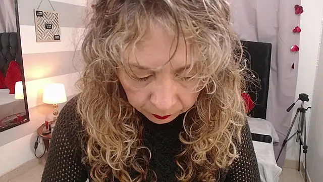 Snapshot of Afrodita_sg chatting on April 18, 2026, 1:57 pm Afrodita sg online show from April 18, 2026, 1:57 pm