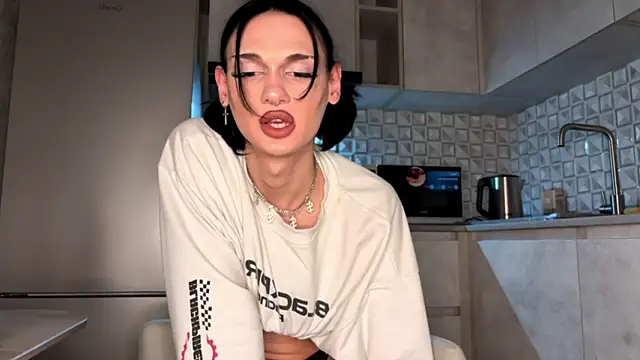 Snapshot of CHERLYBAY chatting on February 14, 2026, 4:40 pm CHERLYBAY online show from February 14, 2026, 4:40 pm