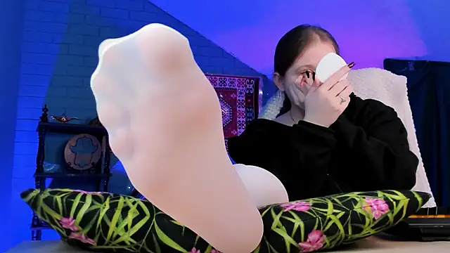 Snapshot of footfetish_baby chatting on March 7, 2026, 4:34 pm footfetish baby online show from March 7, 2026, 4:34 pm