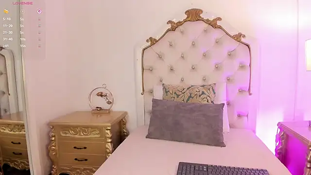 Snapshot of Victoria_vallejo_ chatting on March 31, 2026, 11:34 am Victoria vallejo online show from March 31, 2026, 11:34 am