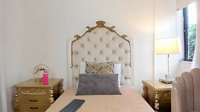 Snapshot of Victoria_vallejo_ chatting on April 13, 2026, 11:58 am Victoria vallejo online show from April 13, 2026, 11:58 am