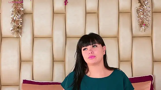 Alexa Miss online show from December 14, 2025, 7:52 pm