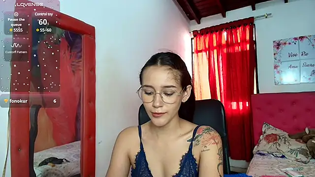 Snapshot of miley_blue_ chatting on March 8, 2025, 7:20 pm miley blue online show from March 8, 2025, 7:20 pm