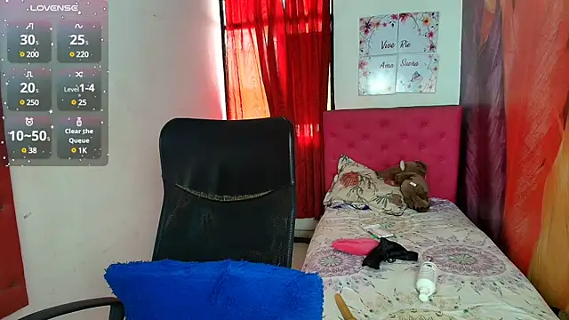 Snapshot of miley_blue_ chatting on March 7, 2025, 7:16 pm miley blue online show from March 7, 2025, 7:16 pm