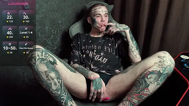 Snapshot of lonelycrystal chatting on September 30, 2025, 7:53 pm lonelycrystal online show from September 30, 2025, 7:53 pm