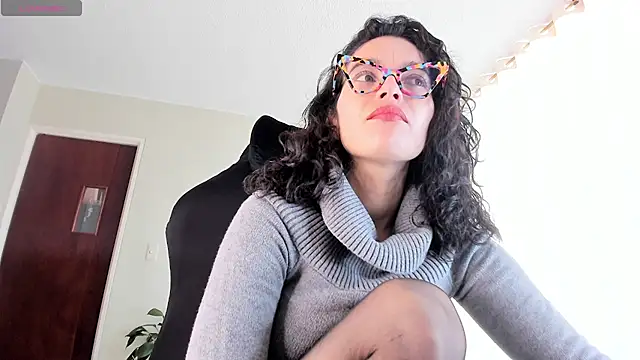 Snapshot of paulinabarnett- chatting on July 7, 2026, 3:48 pm paulinabarnett- online show from July 7, 2026, 3:48 pm