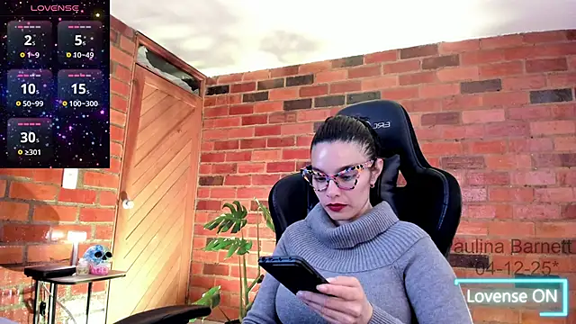 paulinabarnett- online show from December 5, 2025, 3:49 am