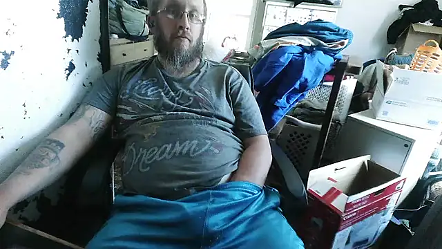 slickwill123 online show from May 16, 2026, 6:29 pm
