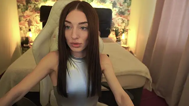 Snapshot of Alice_Arwen chatting on March 5, 2025, 8:00 am Alice Arwen online show from March 5, 2025, 8:00 am
