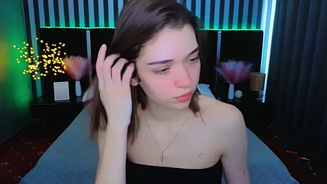 Snapshot of Cherry_Wipe chatting on May 15, 2026, 1:09 pm Cherry Wipe online show from May 15, 2026, 1:09 pm