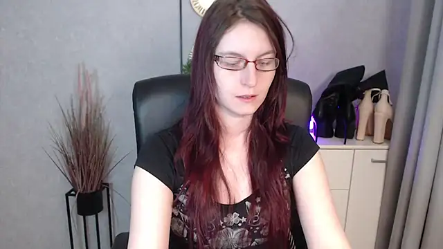 emmaxDelight online show from January 12, 2026, 6:31 am