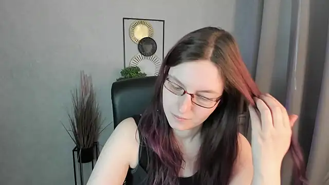 emmaxDelight online show from March 27, 2026, 8:26 am