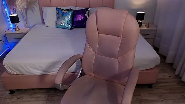 zoe jones13 online show from March 10, 2026, 3:10 am