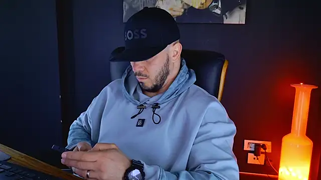 Snapshot of AngeloEric chatting on March 19, 2025, 6:03 am AngeloEric online show from March 19, 2025, 6:03 am