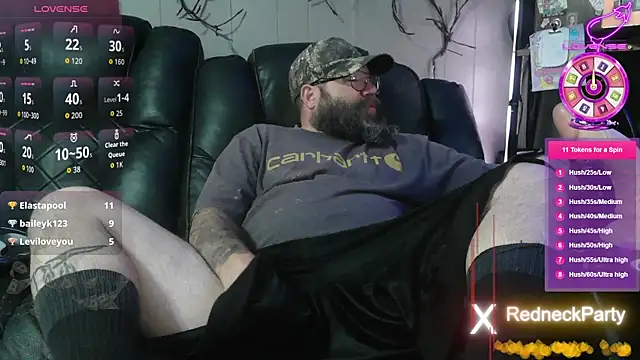 Snapshot of RedneckWants2PlayNow chatting on April 25, 2026, 1:41 am RedneckWants2PlayNow online show from April 25, 2026, 1:41 am