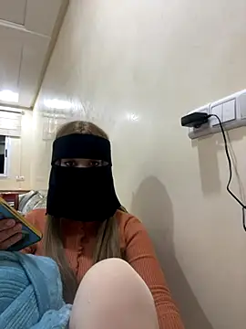 Snapshot of jijijoudia chatting on November 15, 2025, 12:14 am jijijoudia online show from November 15, 2025, 12:14 am