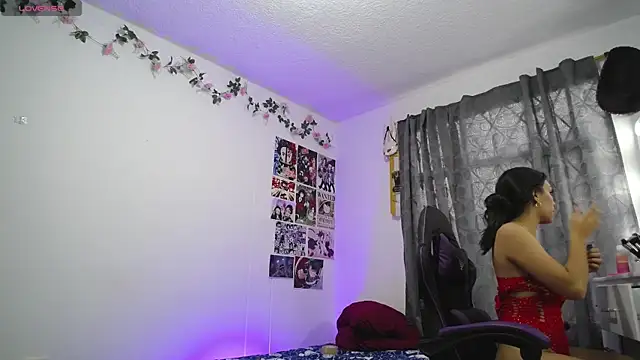 Isa Martinez18 online show from December 8, 2024, 7:43 pm