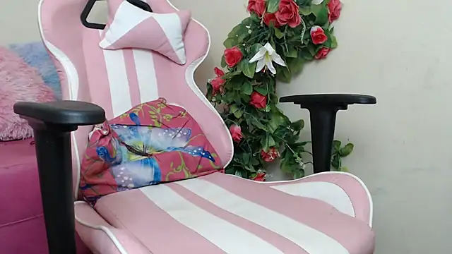 Gianna cute  online show from May 31, 2026, 12:27 am