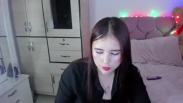 hotbbc wife online show from February 17, 2025, 11:00 pm