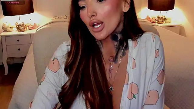 Snapshot of NatalyThorn88 chatting on February 22, 2025, 1:35 pm NatalyThorn88 online show from February 22, 2025, 1:35 pm
