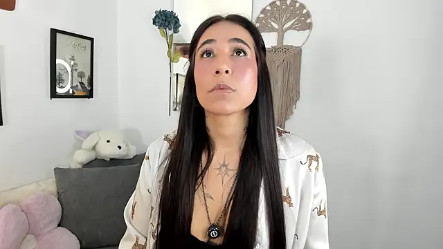 electra hunt online show from July 15, 2026, 2:40 am