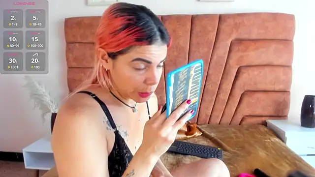 Snapshot of NIKI_SANTANA chatting on March 15, 2025, 4:02 am NIKI SANTANA online show from March 15, 2025, 4:02 am