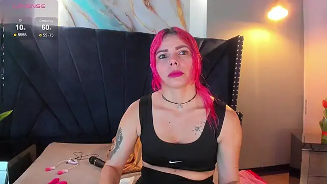 Snapshot of NIKI_SANTANA chatting on September 19, 2025, 3:43 am NIKI SANTANA online show from September 19, 2025, 3:43 am