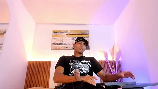 zander 2120 online show from June 23, 2026, 1:42 pm