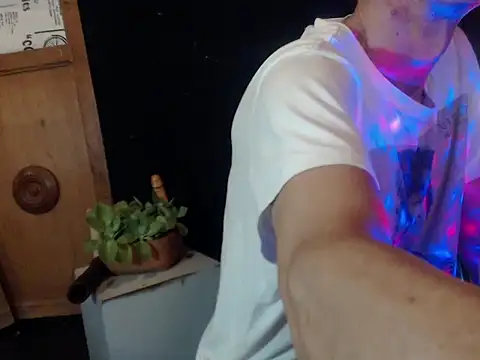 laye19 online show from October 4, 2025, 4:36 am