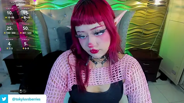 Snapshot of toky_doll chatting on January 28, 2025, 7:53 pm toky doll online show from January 28, 2025, 7:53 pm