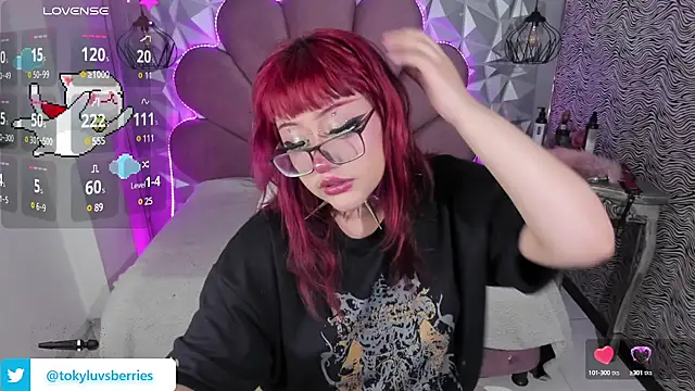 Snapshot of toky_doll chatting on January 13, 2025, 8:37 pm toky doll online show from January 13, 2025, 8:37 pm